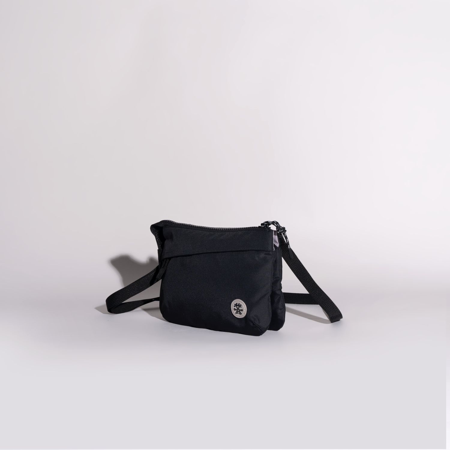 Crumpler-Minkin-Asia-Exclusive-Hip-Pouch-Black-4.jpg
