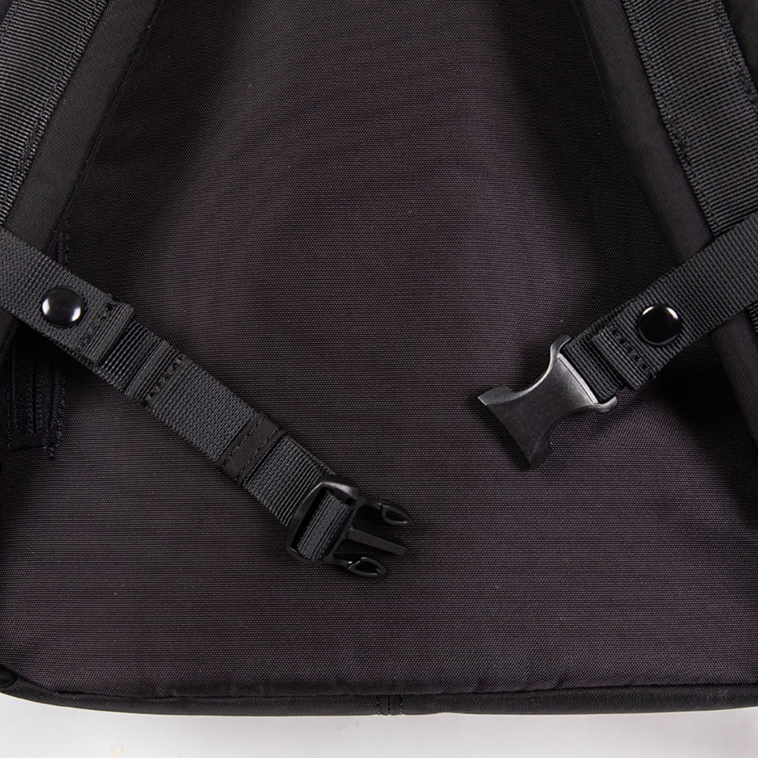 Doughnut-Macaroon-Jumanji-Series-Black-X-Slate-Green-11.jpg