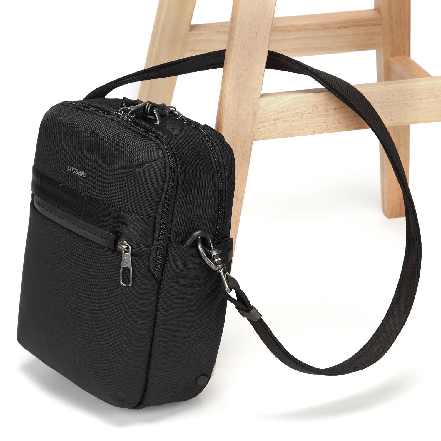 Pacsafe-Metrosafe-X-Anti-Theft-Vertical-Crossbody-Black-7.jpg